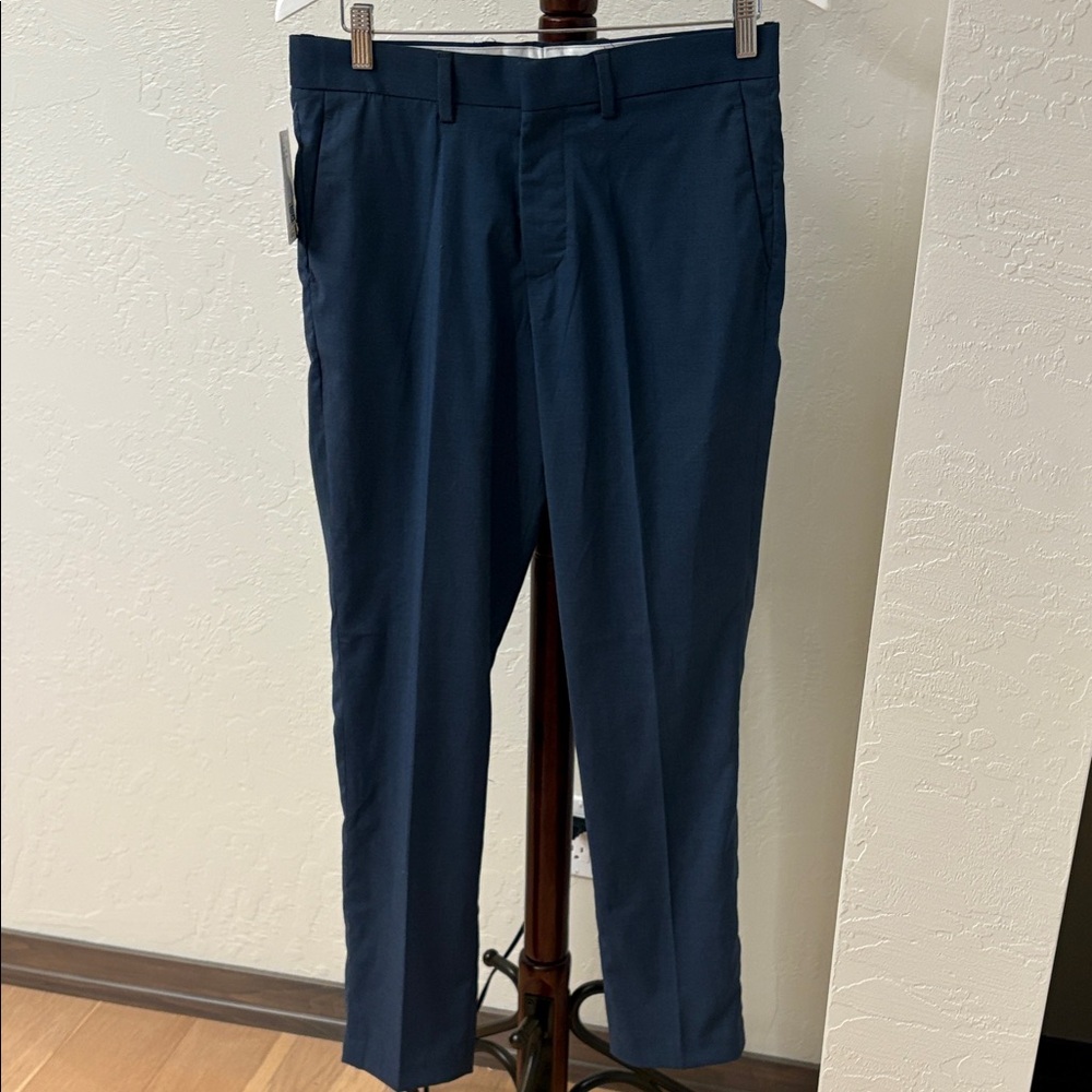 Men’s H&M slim fit pant.